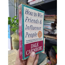 HOW TO WIN FRIENDS & INFLUENCE PEOPLE : THE ONLY BOOK YOU NEED TO LEAD YOU TO SUCCESS - Dale Carnegie 143467