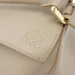 【Sản phẩm mới】Túi Loewe Puzzle Edge Medium A510P49X12 616571