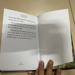 Cuốn sách vàng - Nguyễn Kính (c47) 996601