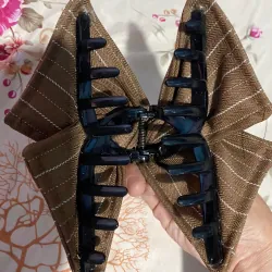 Kẹp tóc càng cua tam giác phong cách cổ Điển mới 2025 760000