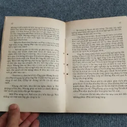 NHỮNG NGƯỜI Ở KHÁC CUNG ĐƯỜNG - HOÀNG MINH TƯỜNG 701887