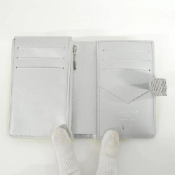 Ví da compact LV Vertikal bằng da kỳ lạ của Louis Vuitton N89118 - Hàng hiệu Authentic 771639