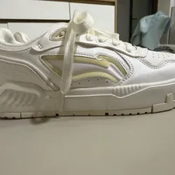 Giày Lining màu trắng size 37 975000