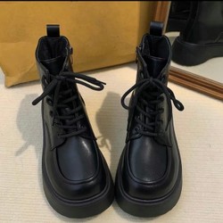 Boot nữ size 35, màu đen lì