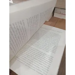 Buddhismus, Monarchie und Demokratie - Suraphot Thaweesak & Zia Collinsfree 726510