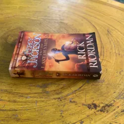 PERCY JACKSON AND THE LAST OLYMPIAN- RICK RIORDAN 1003062