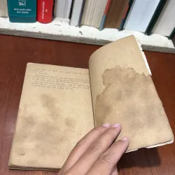 II Văn Học: Người Cười - VICTO HUYGO - 1988 751109