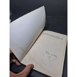 Truyện ngắn Nguyễn Minh Châu 2001 mới 80% ố ẩm VĂN HỌC HCM2012-11 922101