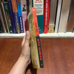 II Văn Học: Nguyễn Du _ Trên Đường Gió Bụi - Hoàng Khôi - 2002 801119