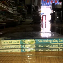 Sân trường nắng ấm  783781