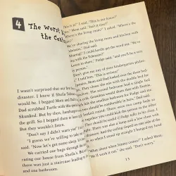 ✨𝑭𝒖𝒅𝒈𝒆-𝒂-𝑴𝒂𝒏𝒊𝒂✨ (An IRA-CBC Children’s Choice Book) 711917