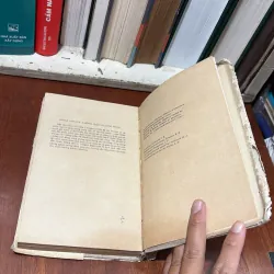 Văn Học Nước Ngoài: Câu Chuyện Một Tấm Bia _ Gắng Sống Đến Bình Minh - Vaxin BưCốp - 1985 751001