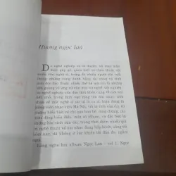 DƯỚI SẮC CỜ HÀ NỘI (bút ký văn học) 995641