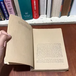 II Tiểu Thuyết: Một Cuộc Đời Bình Dị - Lê Huy Khanh - 1986 754362