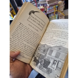THE KINGFISHER TREASURY OF SPOOKY STORIES : Chosen By Jane Olliver