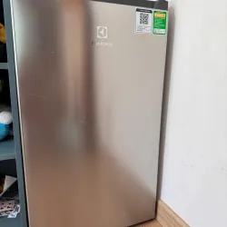 Tủ Lạnh Electrolux 94 Lít EUM0930AD-VN 1031829
