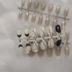 Tặng 1 vỉ nail box new