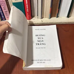 II Sách Phật Giáo: Đường Xưa Mây Trắng - Thích Nhất Hạnh - 2005 738882