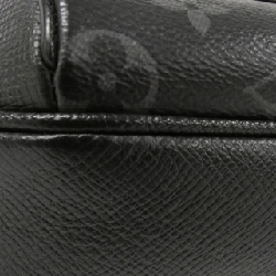 Túi đeo chéo Louis Vuitton Taiga Lama Bum Bag Outdoor M30245 613279