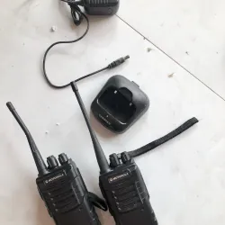 Máy bộ đàm cầm tay Motorola có sạc 975399