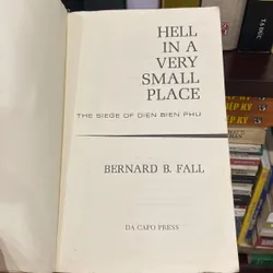 HELL IN A VERY SMALL PLACE, THE SIEGE OF DIEN BIEN PHU (XB 1985)  590883