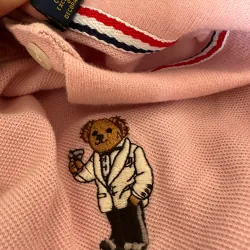 Áo polo thêu gấu 975327