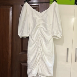 Đầm trắng sang trọng 