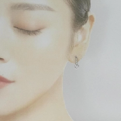 K18WG Bông tai hình trái tim kim cương 0.08CT - Hàng hiệu Chính hãng 873175