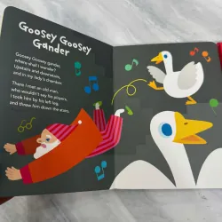 Sách nhạc tiếng anh super simple songs - Baby Bumble Bee gồm 10 bài hát tiếng anh 969835