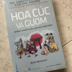 Hoa cúc và gươm