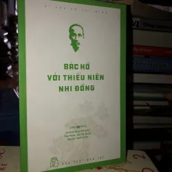 Bác Hồ với thiếu niên nhi đồng - Hà Minh Hồng
