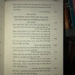 Những vấn đề lý luận và thực tiễn mới trong văn kiện đại hội XIll của Đảng  730994