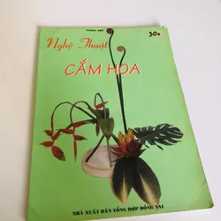 NGHỆ THUẬT CẮM HOA 