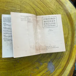 THE OXFORD MODERN ENGLISH DICTIONARY 731099