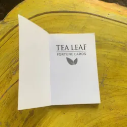 COMBO TEA LEAF FORTUNE CARDS - Rae Hepburn & LE MODE DE VIE SOVIETTIQUE 937394