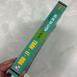 Bộ đề ôn luyện kỳ thi THPTQG Toán - Lí - Hoá 976263