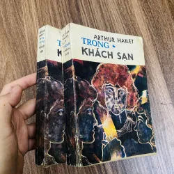 Bộ 2 quyển sách bao cấp - Trong Khách Sạn - Arthur Haile