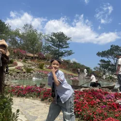 Áo sơ mi kẻ xanh kèm cavat 977059