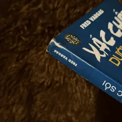 Xác chết dưới gốc sồi 699362