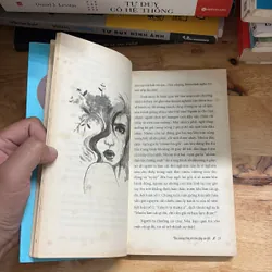 II Tựa sách: Hoa Xương Rồng Nở Trên Giày Cao Gót - Khánh Linh - 2015 695672