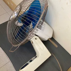 Quạt Nhật treo tường Hitachi cổ cánh đẹp 788962