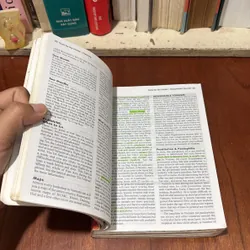 II English Books: Vietnam _ Includes Special Section On Vietnamese Cuisine 726957