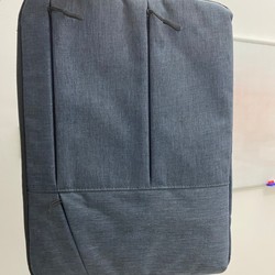 Túi chống sốc laptop 15.6'' chống thấm nước và có lớp lót, còn tốt