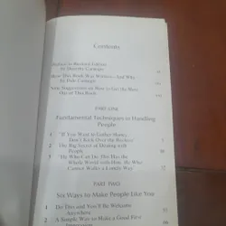 DALE CARNEGIE - How to Win Friends & Influence People 705359