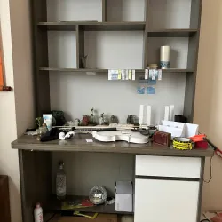 Bàn học kèm giá sách còn tốt