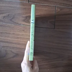 Có hai con mèo ngồi bên cửa sổ 597637