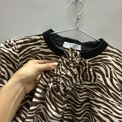 Áo hoạ tiết ctoptop size M 463079