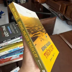 BÓNG NGƯỜI TRÊN CÁT – NHI PHAN- K2 998398