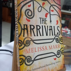 The Arrivals by Melissa Marr - sách ngoại văn đã qua sử dụng 194343