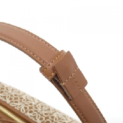 Túi Loewe Cubi nhỏ Q995250X01 616446